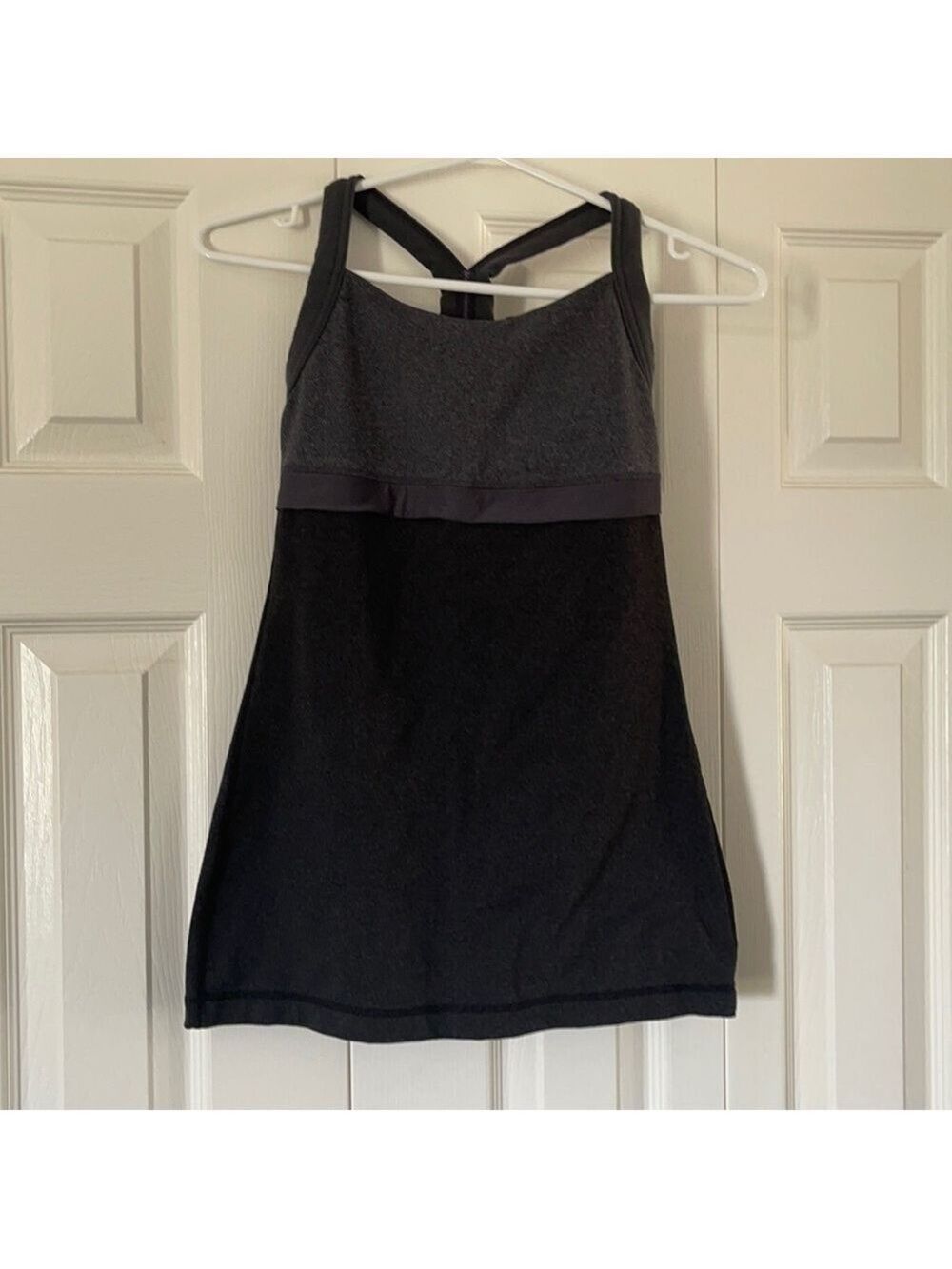 Lululemon tank top size 4🔥🔥